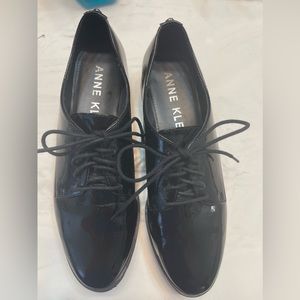 Black patent leather.  Great condition
